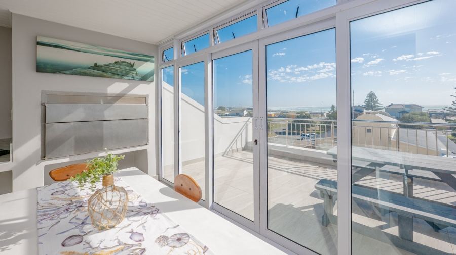 2 Bedroom Property for Sale in Struisbaai Western Cape